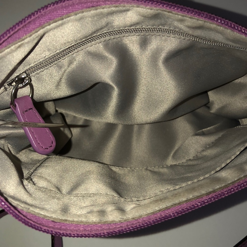 Authentic Coach Lavender Crossbody Leather - Picture 5 of 11